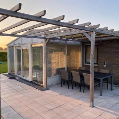 Sfeervolle vakantiewoning met grote tuin vlakbij Veerse Meer en Kamperland