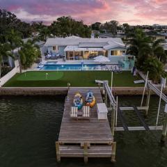 Waterfront Walk to Beach Pool Kayaks Bikes