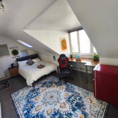 Huge ensuite in Chiswick, 2 mins from TG station