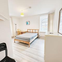 Double Room next to Bromley by Bow Station