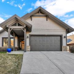 Gorgeous Eden Getaway Stunning Mountain Views and Family Fun