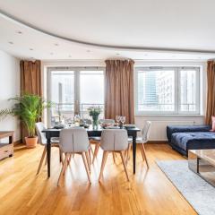 oompH Warsaw Skyline 3BDR Retreat with AC