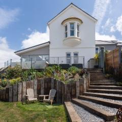 Spacious House nr Castle Beach Parking & Sauna