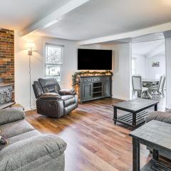 Steps to Winery! Updated Farmhouse in Holt