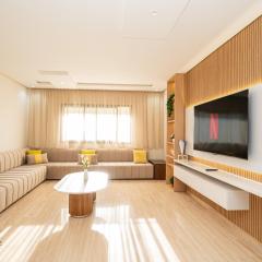 Modern 3-slaapkamerappartement met privé parking nabij het stadion