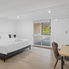 Self Contained Studio Perfect for Solo Travelers