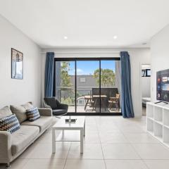 Modern 2BR Apartment Easy Access to Everywhere