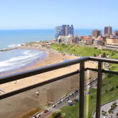 Playa Varese Elegante Piso 14 todo con vista al mar USO RESIDENCIAL FAMILIAR con cochera privada en subsuelo