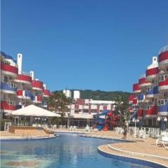 Frente mar com piscina