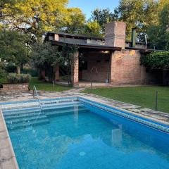 Casa completa con piscina a 600 metros de plaza de Villa de las Rosas