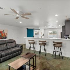New Desert Casita - City & Mountain Views - Pet Friendly