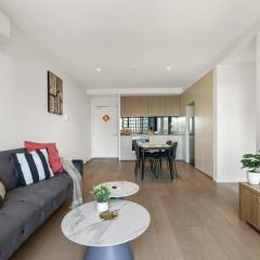 Paul-2B1B FreeParking, Docklands! Fireworks view!