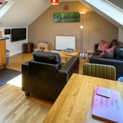 Lauras Loft - Uk49740