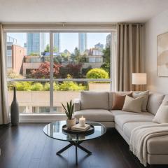 Bright 2-Bedroom Suite in Vibrant Yaletown Core