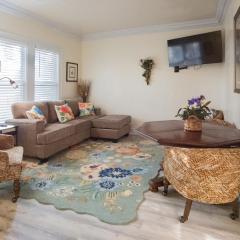 Mariposa Coral Home for 4