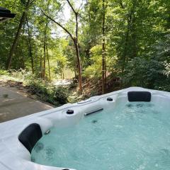RiverEdge Haven Hot Tub, 5 Beds, Kayaks Near ND