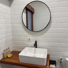 Stylish New Guesthouse in Bingin with Pool & Kitchen - Bale Bingin Stay