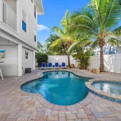 Sol Mate – Pet Home w Heated Pool Spa Walk to Bean Point Beach Pine Ave