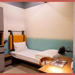 ROYAL COMFORT HOTEL - Shanti Heights - Near The Kashi Vishwanath Temple , Comfort Elite , The Heart of Varanasi , Fully Air Conditioned And Spacious Parking Stay BEST HOTEL