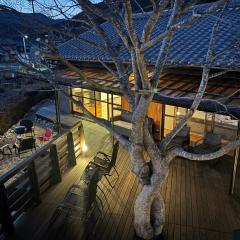 天然温泉と星空を楽しむ プライベートサウナ付き一棟貸しヴィラ