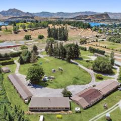 Mt Aspiring Suite - Near Roys Peak