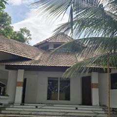 BharathaPuzha Villa