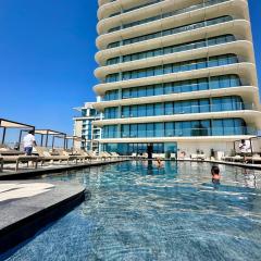 Modern 1BR Apartment with pool access in St Julians