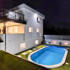 Beautiful Home In Poredje With Sauna