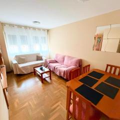 Cómodo apartamento con piscina by beBalmy