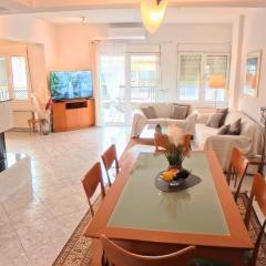 Entire-Floor 2BR Penthouse with 2 Huge Balconies & Free Parking