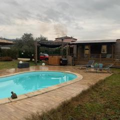 Chalet avec bain nordique et piscine Chambre d'hôtes La Siesta