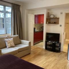 NELL GWYNN HOUSE - Cosy, Bright, Studio Apartment, Sloane Square, London