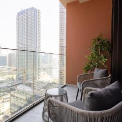 Cozy studio with Burj Khalifa and canal view