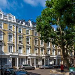 Lovely Studio with patio in basement floor.