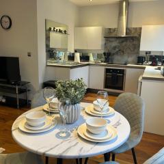 Long Stay Friendly-Family-WiFi-Parking-Sleeps 6