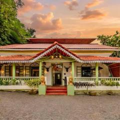 The Green Post by StayVista with Complimentary Breakfast, Pool at Candolim