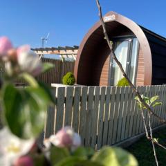 Mill House Farm Pods- Jackdaws Den