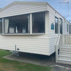 Homely Caravan At Orchards Holiday Park In Essex, Sleeps 8 Ref 15018B