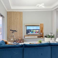 Centrally located 11 sleeper house near Canal Walk