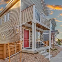 Modern 2BR 2BA Townhome 15 Min to DEN