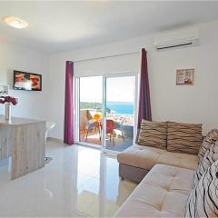 Lovely Apartment In Makarska With Lake View