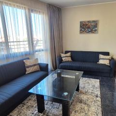 Elit Apartment - City and Hill view