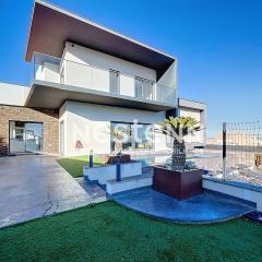 3980-Magnifique villa avec piscine