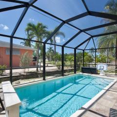 LOCATION!, Minutes to the Beach & Pool - Sandy Toes Cottage - Roelens