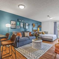 Stylish Getaway in the Heart of Canmore near Banff