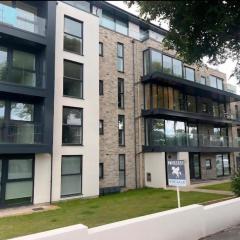 Luxury 2-Bed Penthouse ,Reef Manor,Walk to Beach