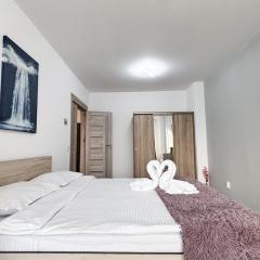 Soft Landing - Airport Apartment with Parking