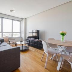 Sky Living para 4 con Parking en Sanchinarro