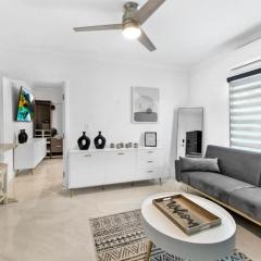 Cozy Keys 1BR • Walk to Beach • Dining