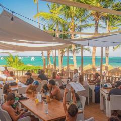 TROPICAL VACATION with ROOFTOP POOL at playa LOS CORALES